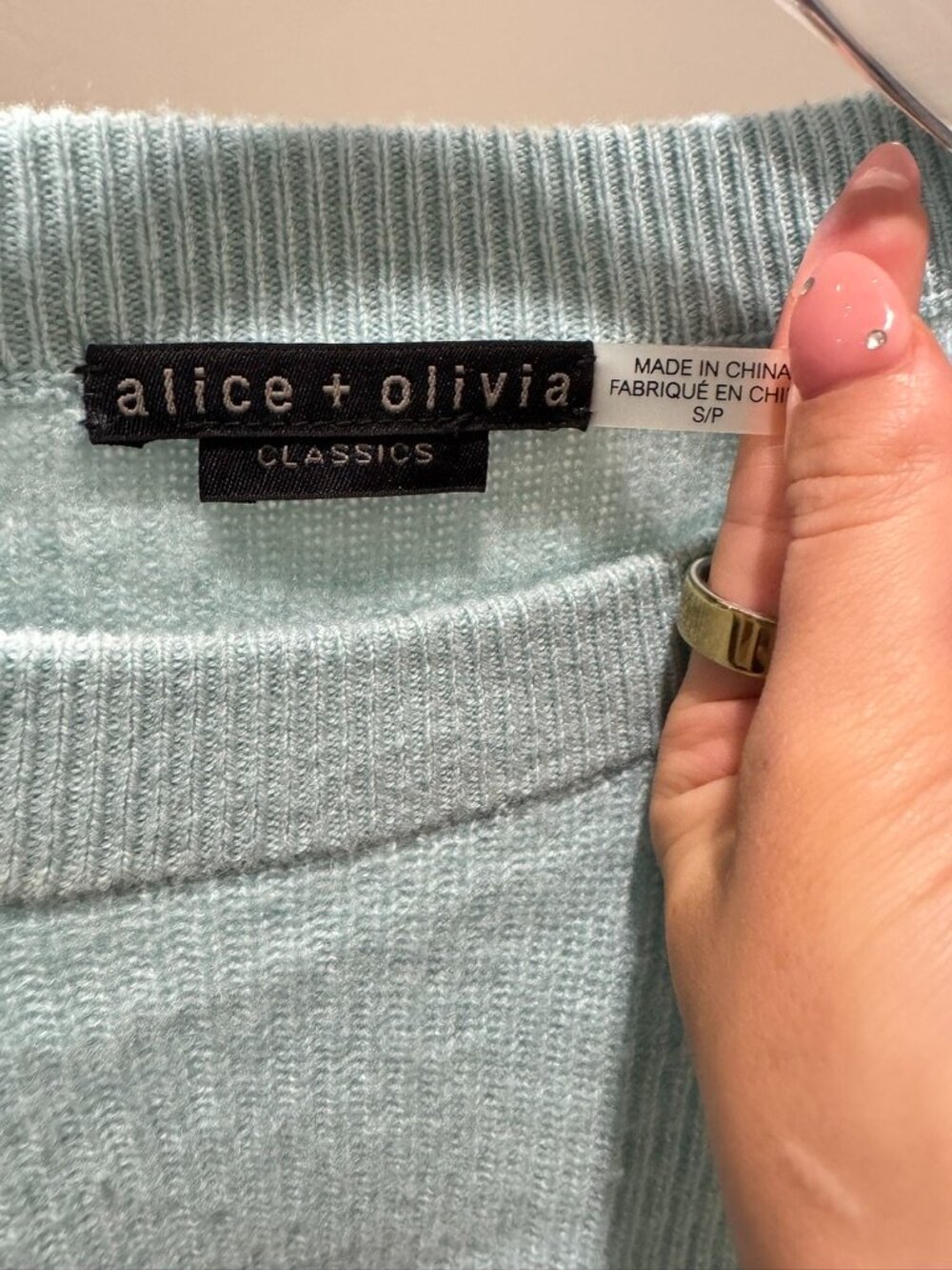 Alice + Olivia Classics Light Blue Cropped Sweater Size S - Picture 4 of 4